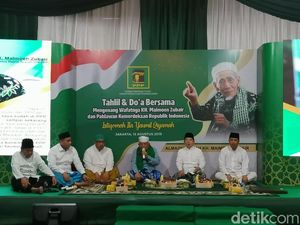 PPP Gelar Tahlilan Mengenang Wafatnya Mbah Moen PPP Gelar Tahlilan Mengenang Wafatnya Mbah Moen