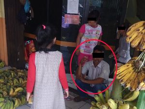 Cuma di Pasar Kramat Jati, Bebas Merokok di Depan Ruang Laktasi Cuma di Pasar Kramat Jati, Bebas Merokok di Depan Ruang Laktasi