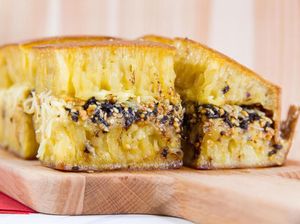 5 Alasan Kenapa Martabak Selalu Jadi Oleh-oleh Buat Calon Mertua