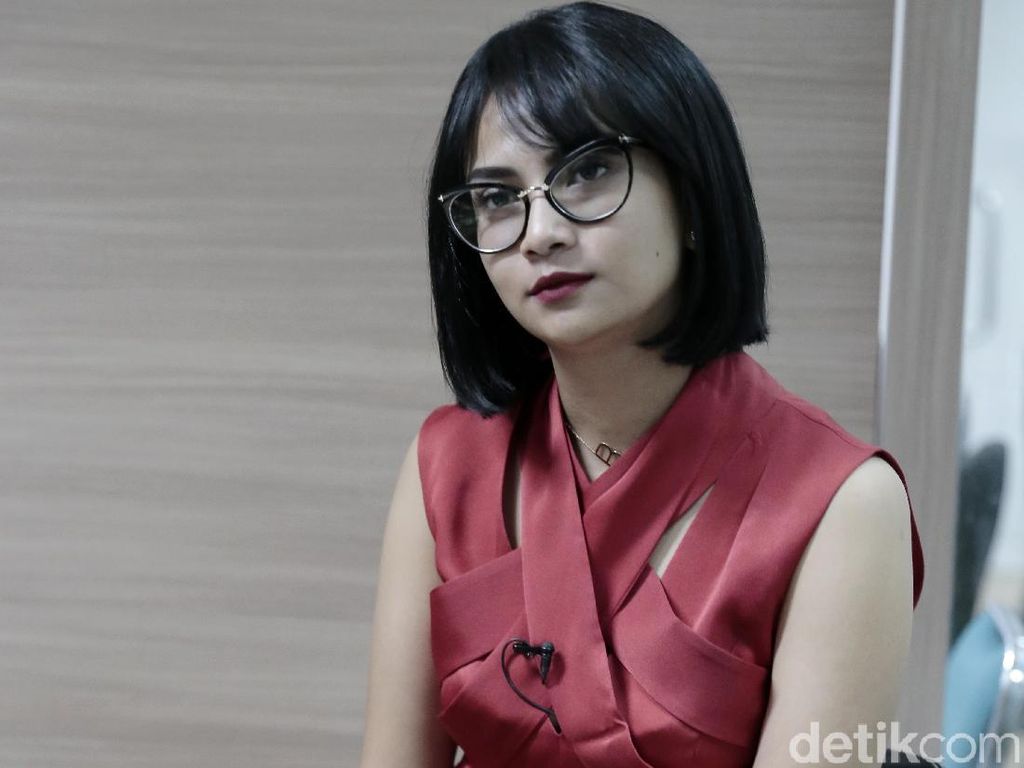 Bukan Blokir, Vanessa Angel Cuma Tak Follow Instagram Ayahnya Bukan Blokir, Vanessa Angel Cuma Tak Follow Instagram Ayahnya