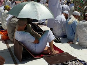 Suhu di Madinah Capai 40 Derajat Celcius, Heatstroke Ancam Jemaah Haji RI Suhu di Madinah Capai 40 Derajat Celcius, Heatstroke Ancam Jemaah Haji RI