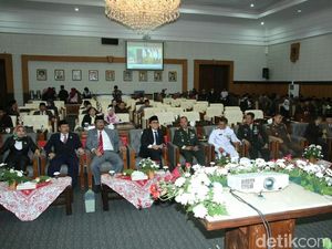 Ikuti Pesan Jokowi, Banyuwangi Fokus Soal SDM dan Pelayanan Publik Ikuti Pesan Jokowi, Banyuwangi Fokus Soal SDM dan Pelayanan Publik