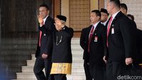 Penampilan Beda Maruf Amin Bercelana Panjang di Pidato Kenegaraan Jokowi