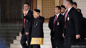 Penampilan Beda Maruf Amin Bercelana Panjang di Pidato Kenegaraan Jokowi