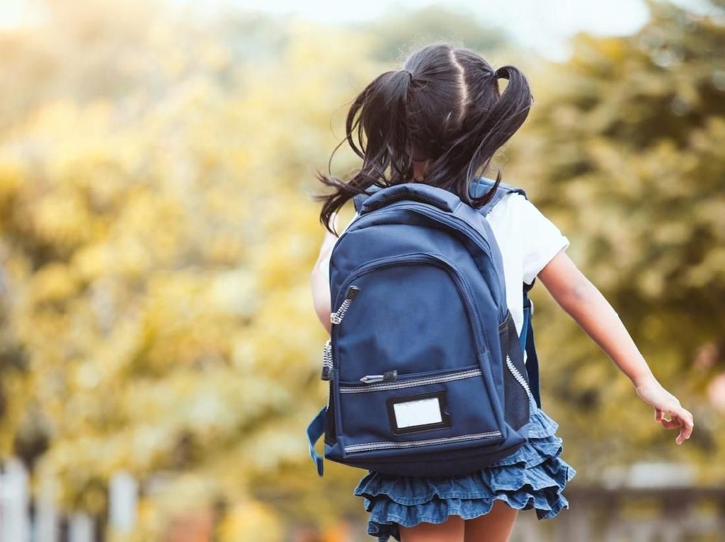 Anak Bawa Tas Berat ke Sekolah, Ini Risikonya Kata Dokter Anak Bawa Tas Berat ke Sekolah, Ini Risikonya Kata Dokter