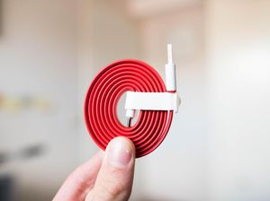 Suka Pinjam Kabel Data untuk Cas Ponsel? Ini Bahayanya Suka Pinjam Kabel Data untuk Cas Ponsel? Ini Bahayanya