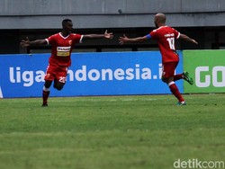 Sementara Badak Lampung keluar dari zona degradasi dengan berada di posisi ke-15 dengan 12 poin dari 13 laga.