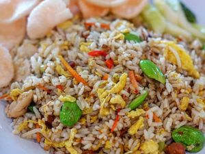 Pagi Makin Nikmat Dengan Sarapan Nasi Goreng Ikan Asin Pagi Makin Nikmat Dengan Sarapan Nasi Goreng Ikan Asin