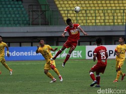 Di babak kedua, Bhayangkara justru tertinggal. Di menit ke-70, gawang Wahyu Tri kebobolan.
