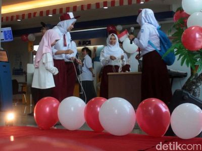 Sambut HUT RI, Karyawan Bank di Aceh Jadi Siswa Sekolah