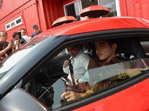 Momen Gibran-Kaesang Menjajal Supra Saat Intip Pabrik Toyota