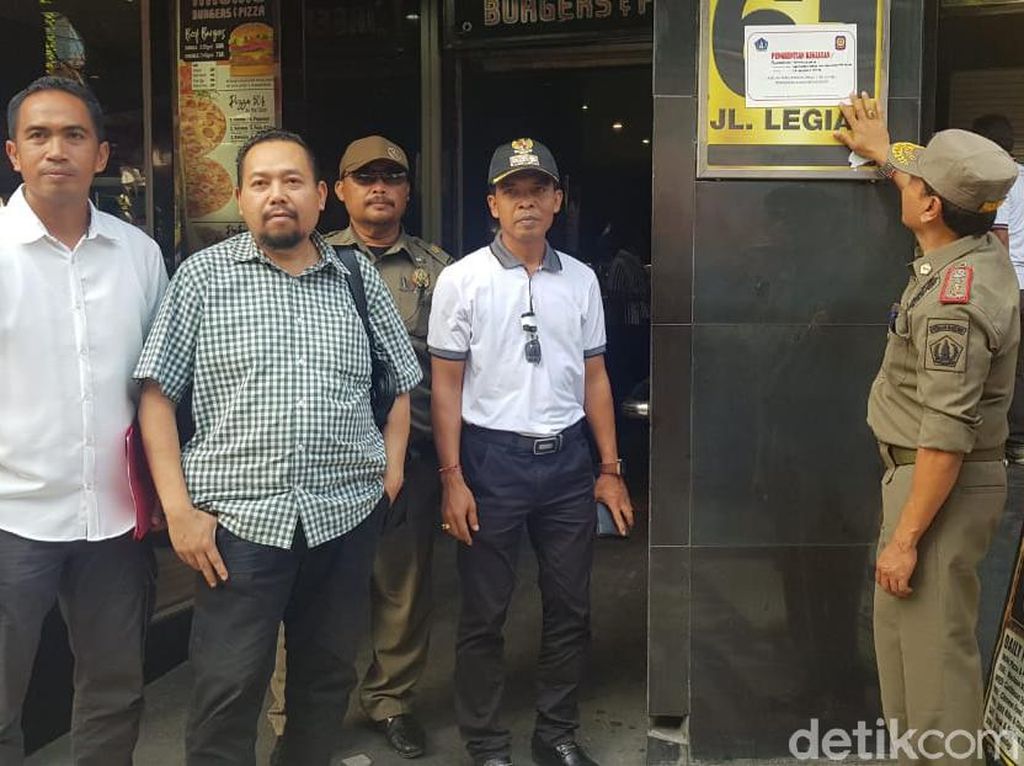 Belum Urus Izin, Kelab Malam di Legian Bali Kembali Dibekukan Satpol PP Belum Urus Izin, Kelab Malam di Legian Bali Kembali Dibekukan Satpol PP