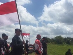 Bendera Merah Putih Sepanjang 100 Meter Berkibar di Bukit Sultra