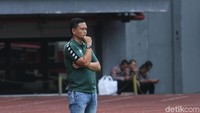 Satu lagi yaitu Yeyen Tumena, yang membela Timnas Indonesia sebanyak 14 kali dan tampil di Piala Asia 1996. Ia merupakan kepala analisis Timnas Indonesia U-22.