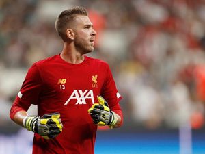 Dicederai Fan, Adrian Terancam Absen Lawan Southampton Dicederai Fan, Adrian Terancam Absen Lawan Southampton