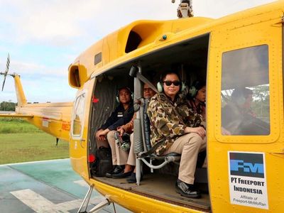 Naik Heli, Jonan Upacara HUT RI di Freeport