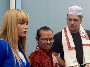 Perdana! Dinar Candy Pertemukan Ayah dengan Pacar Bulenya Perdana! Dinar Candy Pertemukan Ayah dengan Pacar Bulenya