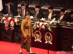 Baju Sasak Jokowi Dibalas Sindiran Fahri