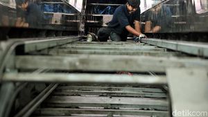 Perawatan dan Pemeliharaan Eskalator JPO Salemba