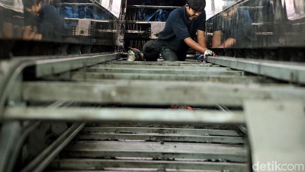 Perawatan dan Pemeliharaan Eskalator JPO Salemba