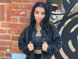 Ayah Selebgram Ini Kesal, Putrinya Suka Pose Seksi karena Di-endorse Lingerie