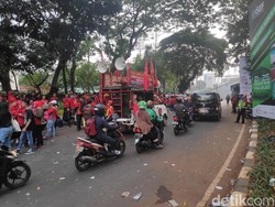 Massa Penolak Revisi UU Ketenagakerjaan Bubar, Lalin Senayan Normal