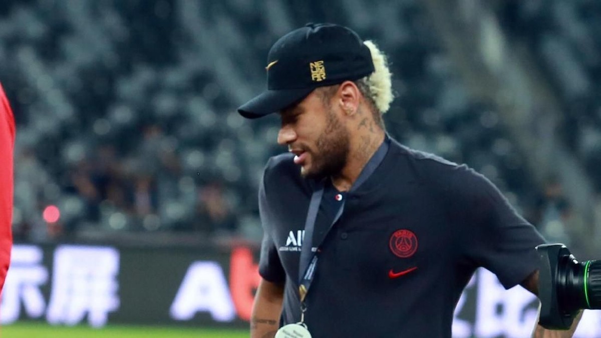 Barcelona ingin mendatangkan Neymar tapi  ditolak PSG (China Photo via AP)