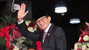 Senyum dan Lambaian Tangan Anies-Sandi di Sidang Tahunan MPR