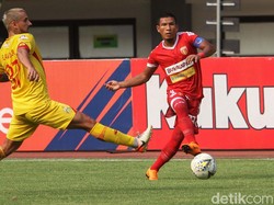 Dari luar kotak penalti, gelandang Badak Lampung itu melepaskan tembakan kaki kiri yang membuat bola memantul tanah dan menembus gawang Bhayangkara. Skor 1-0.