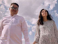 Beda dari yang Lain, Wanita Ini Pakai Gaun Polkadot di Pernikahan