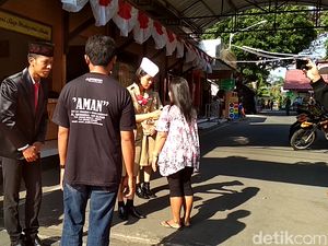 Wow, Ada Jokowi KW di Gapura Kemerdekaan Polresta Blitar