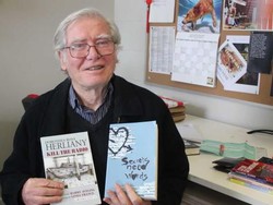 Harry Aveling Profesor Penerjemah dari Australia yang Cinta Sastra Indonesia