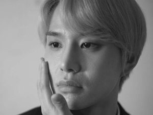 Tampilkan Kulit Asli Boyband Korea, Foto Tak Diedit Ini Jadi Kontroversi