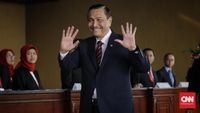 Menteri Koordinator Bidang Kemaritiman Luhut Binsar Panjaitan bersama saat menghadiri Sidang Tahunan MPR, di Kompleks Parlemen, Senayan, Jakarta, Jumat, 16 Agustus 2019\