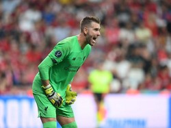 Insiden Adrian: Tiga Kali Beruntun Liverpool Diganggu Penerobos Lapangan