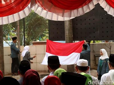 Melihat Suasana Upacara Hari Kemerdekaan di PBNU