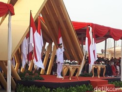 Anies Baswedan Pimpin Upacara HUT ke-74 RI di Pulau Reklamasi