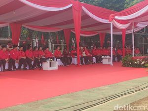 PDIP Gelar Upacara HUT Ke-74 RI, Ahok Hadir