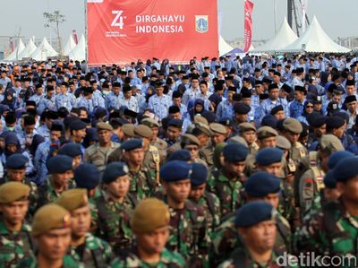 Ribuan PNS DKI Jakarta Ikuti Upacara HUT RI
