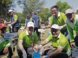 Pertamina Tanam 10.000 Pohon dan Serahkan CSR Rp 1,2 Miliar di Tuban