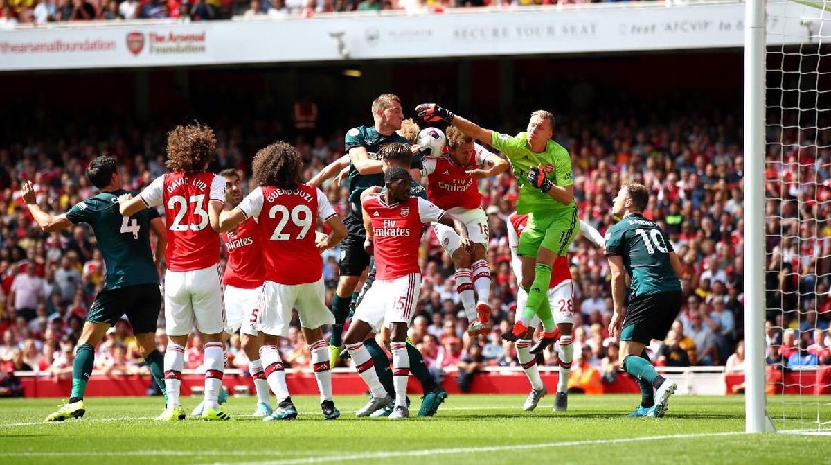 Arsenal seimbang 1-1 dengan Burnley di babak I. (Foto: Julian Finney / Getty Images)