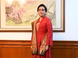 Cantiknya Menteri Sri Mulyani Pakai Batik Antik 50 Tahun di HUT Ke-74 RI
