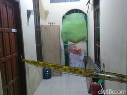 Polisi Amankan Istri dan Anak Pria Penyerang Polsek Wonokromo