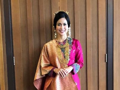 Rancak Bana, Cantiknya Istri Mensos Loemongga Berbaju Adat Minang