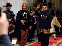 Pakai Beskap Bercelana Panjang, Maruf Amin Hadiri Upacara HUT RI di Istana