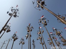 102 Referensi Hadiah Lomba 17 Agustus untuk Makan Kerupuk-Panjat Pinang