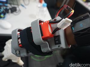 Video: Begini Kerjanya Tangan Bionik Keren Asli Tangerang