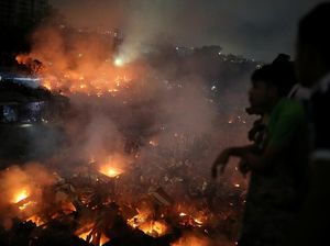 Kebakaran Besar di Daerah Kumuh Bangladesh, 15.000 Rumah Hancur