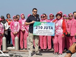 Lestarikan Lingkungan Laut, Bhayangkari Gelar Aksi Bersih-bersih Laut