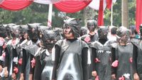 Ribuan Warga Bogor Deklarasikan Kemerdekaan lewat Plastik